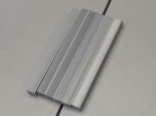 瓷磚美縫做同色系還是做定制調色？